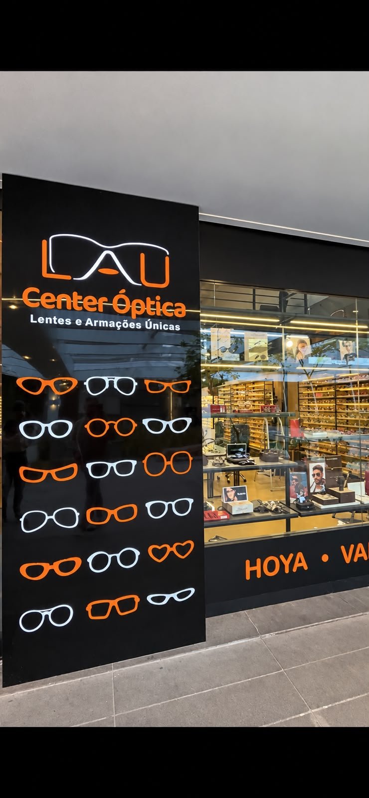 LAU CENTER OPTICA PATIO 24