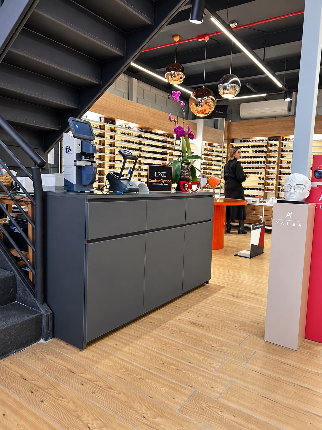 LAU CENTER OPTICA PATIO 24